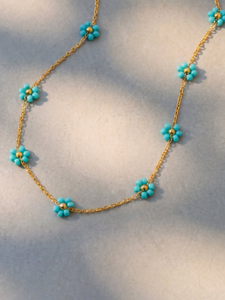 Geburtsblume Rittersporn: Bedeutung und Schmuck in Blau und Violett