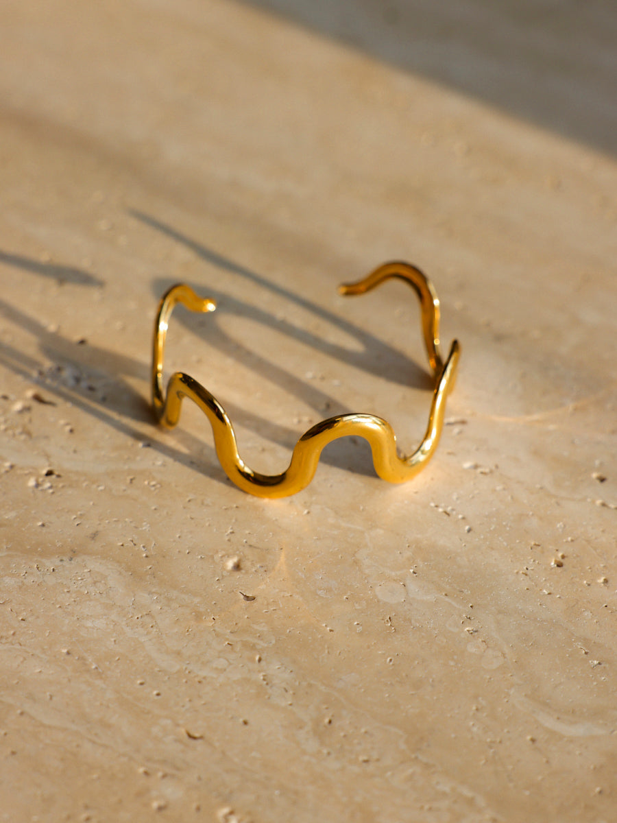 Elegance Wave Armcuff