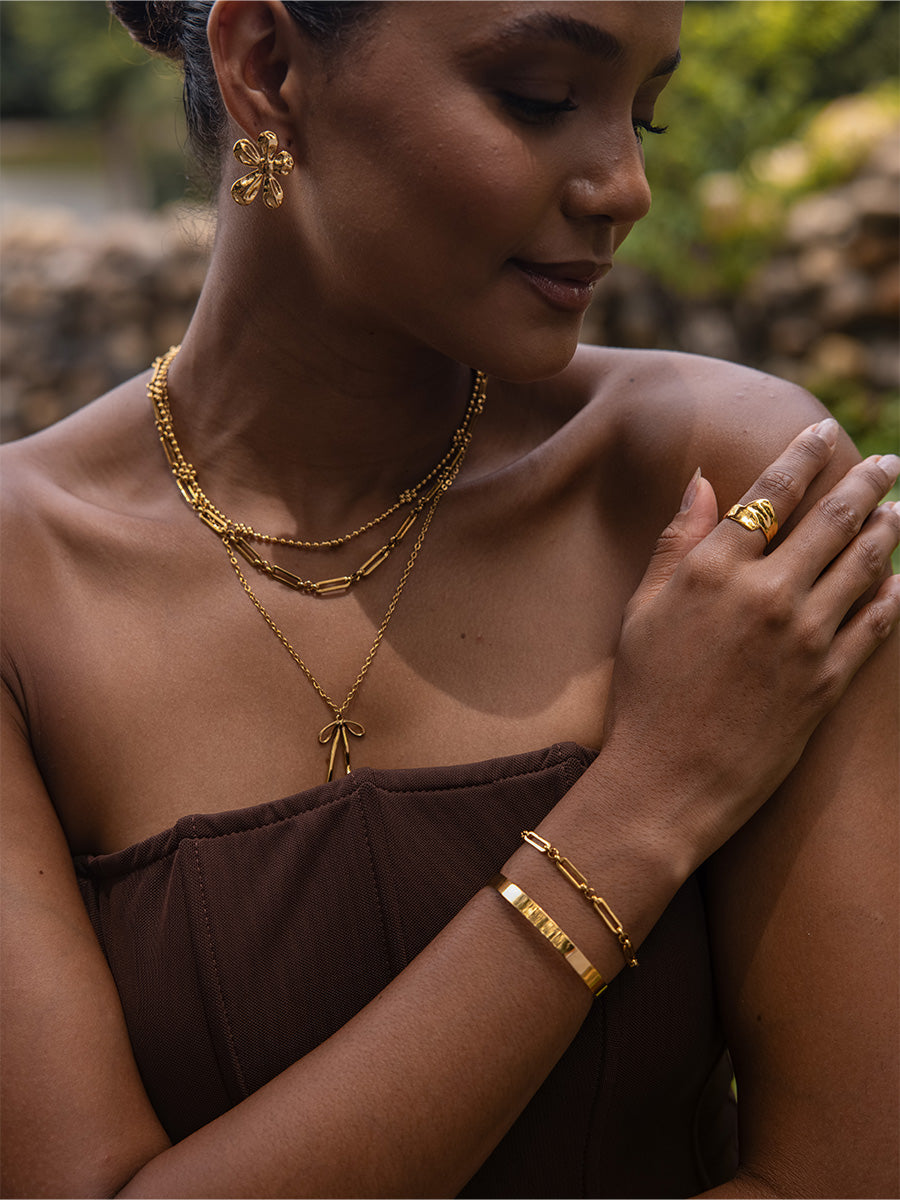 Captivating bracelet