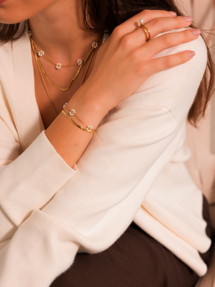 Blossom Moment White ARMBAND