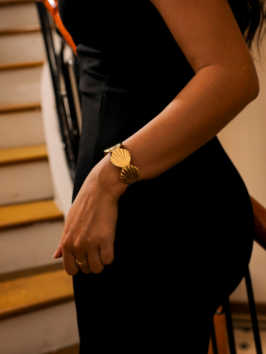 Shell Dream Armcuff