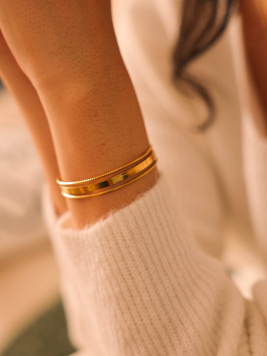 Delicate Edge Armcuff