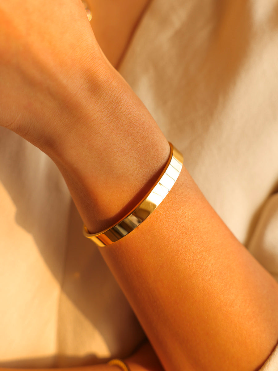 Eclipse Halo Bold Armcuff