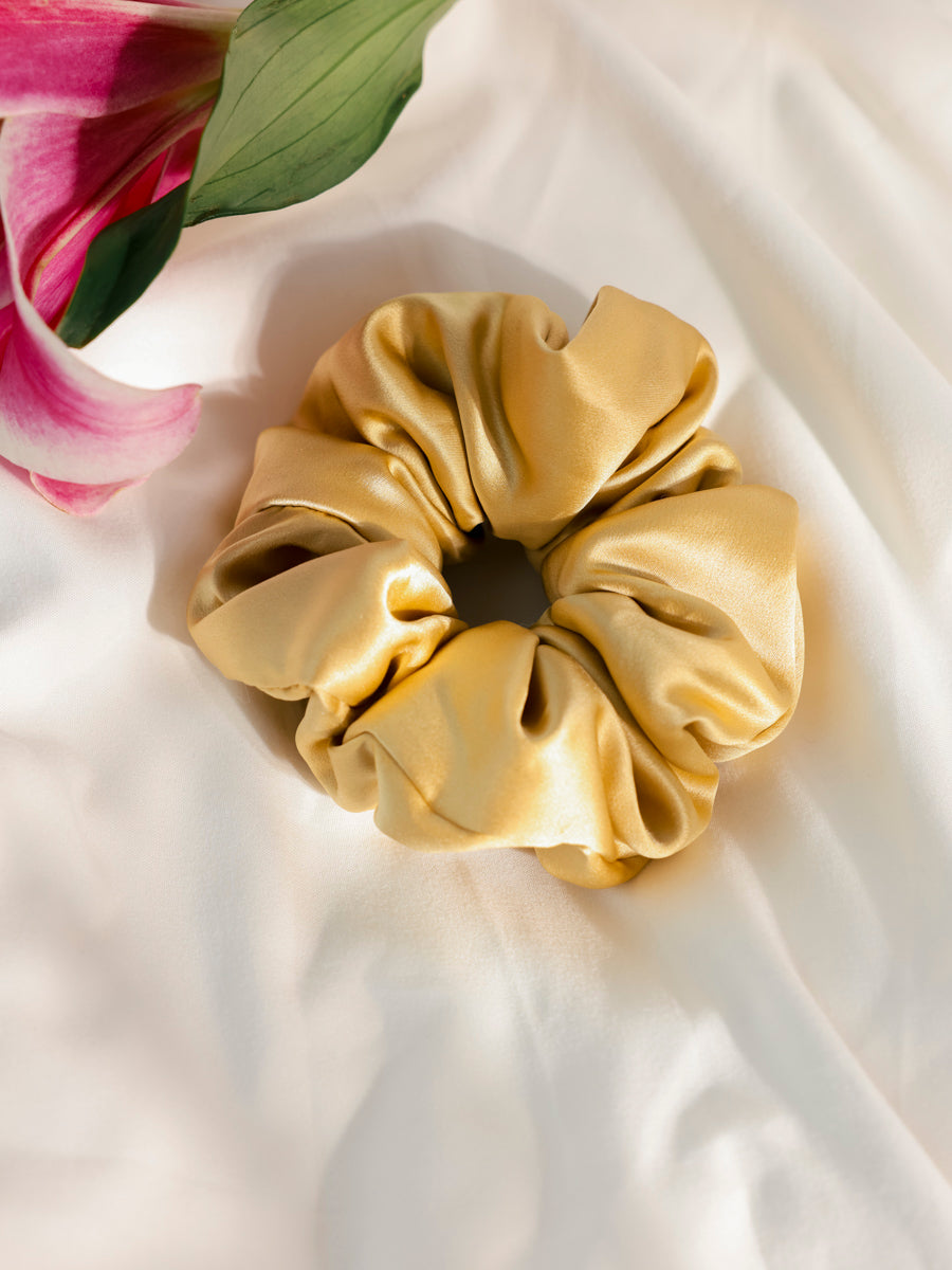 Fluffy Touch Pure Silk Scrunchie Light Yellow
