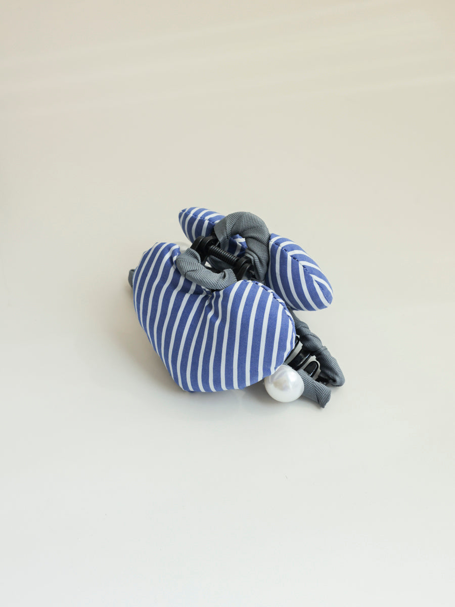 Heart Glow Navy-striped hair clip