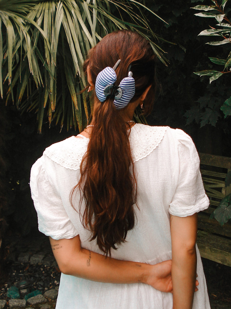 Heart Glow Navy-striped hair clip