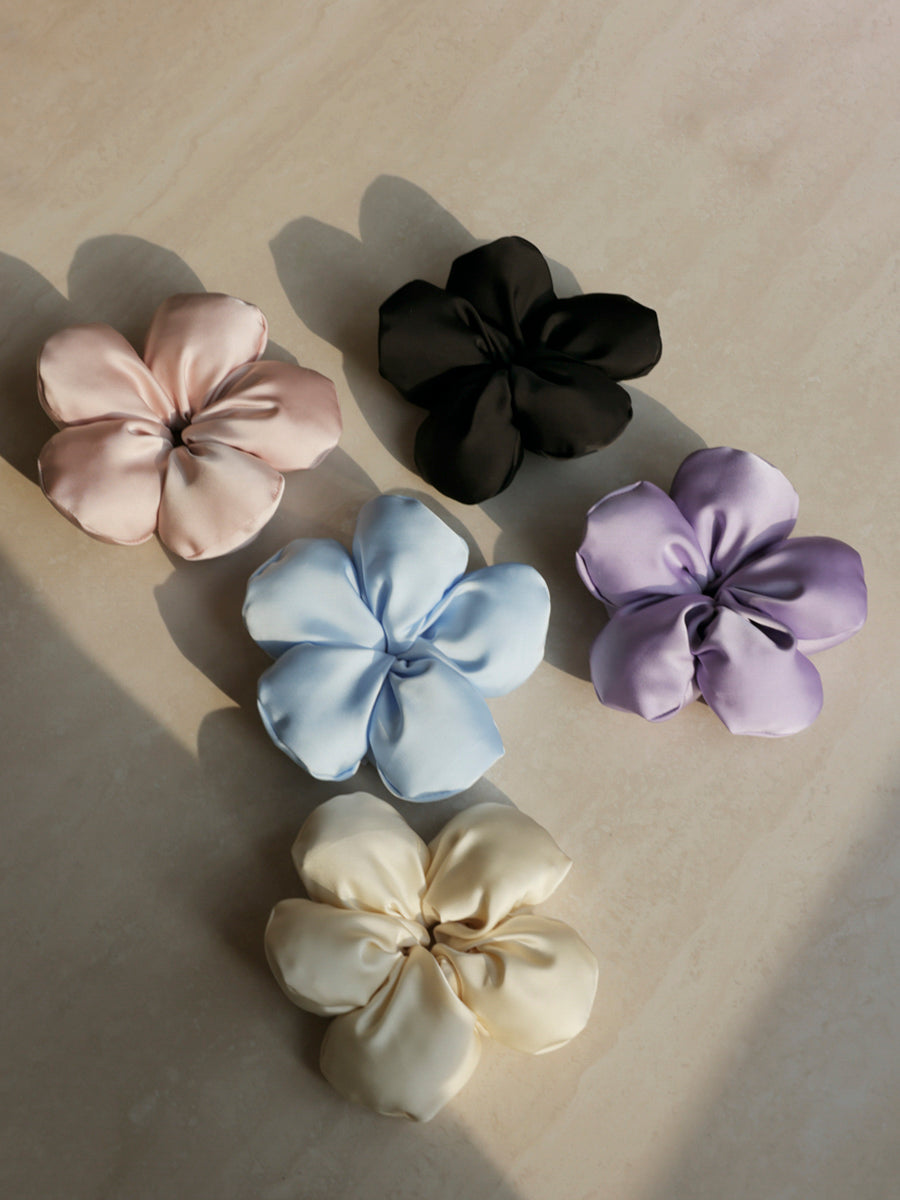Cream Blossom Scrunchie