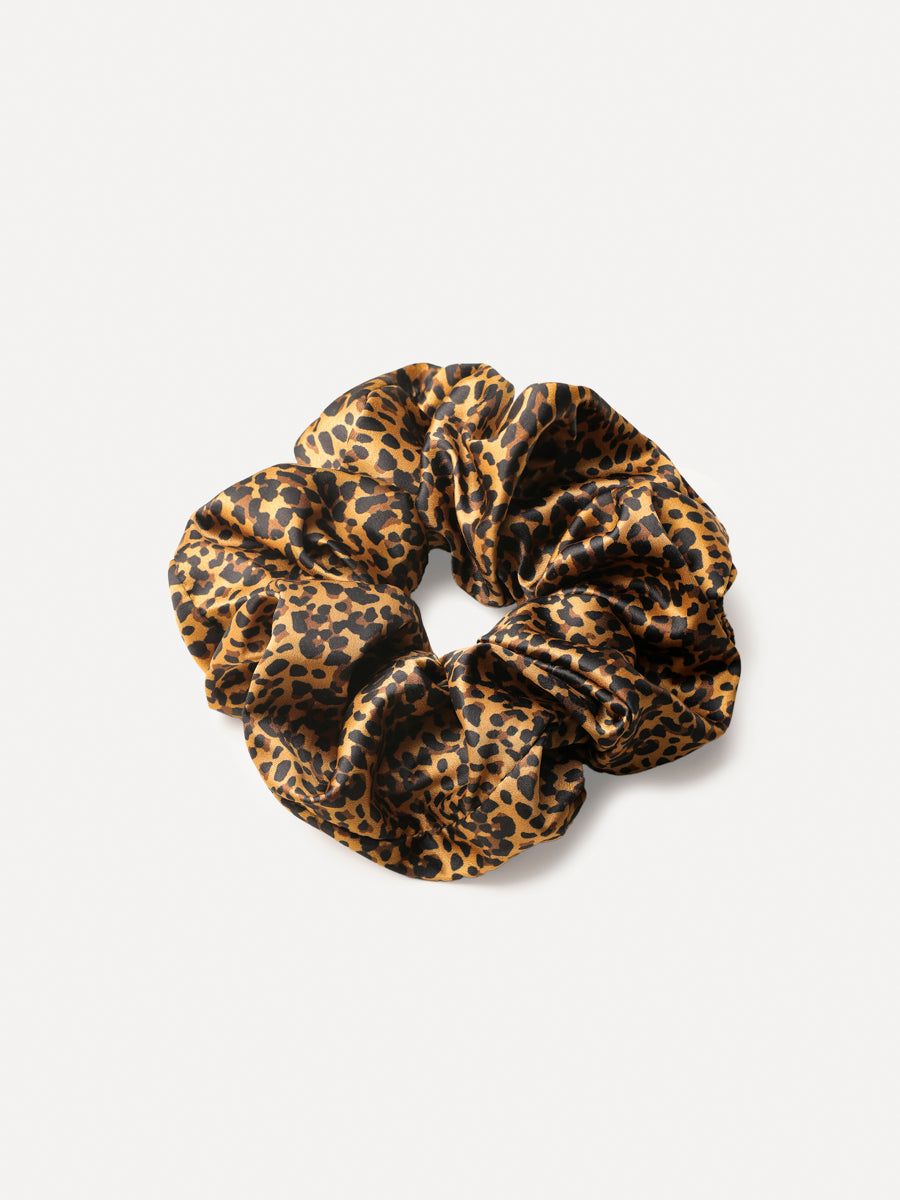 Chic Beauty Leopard Scrunchie