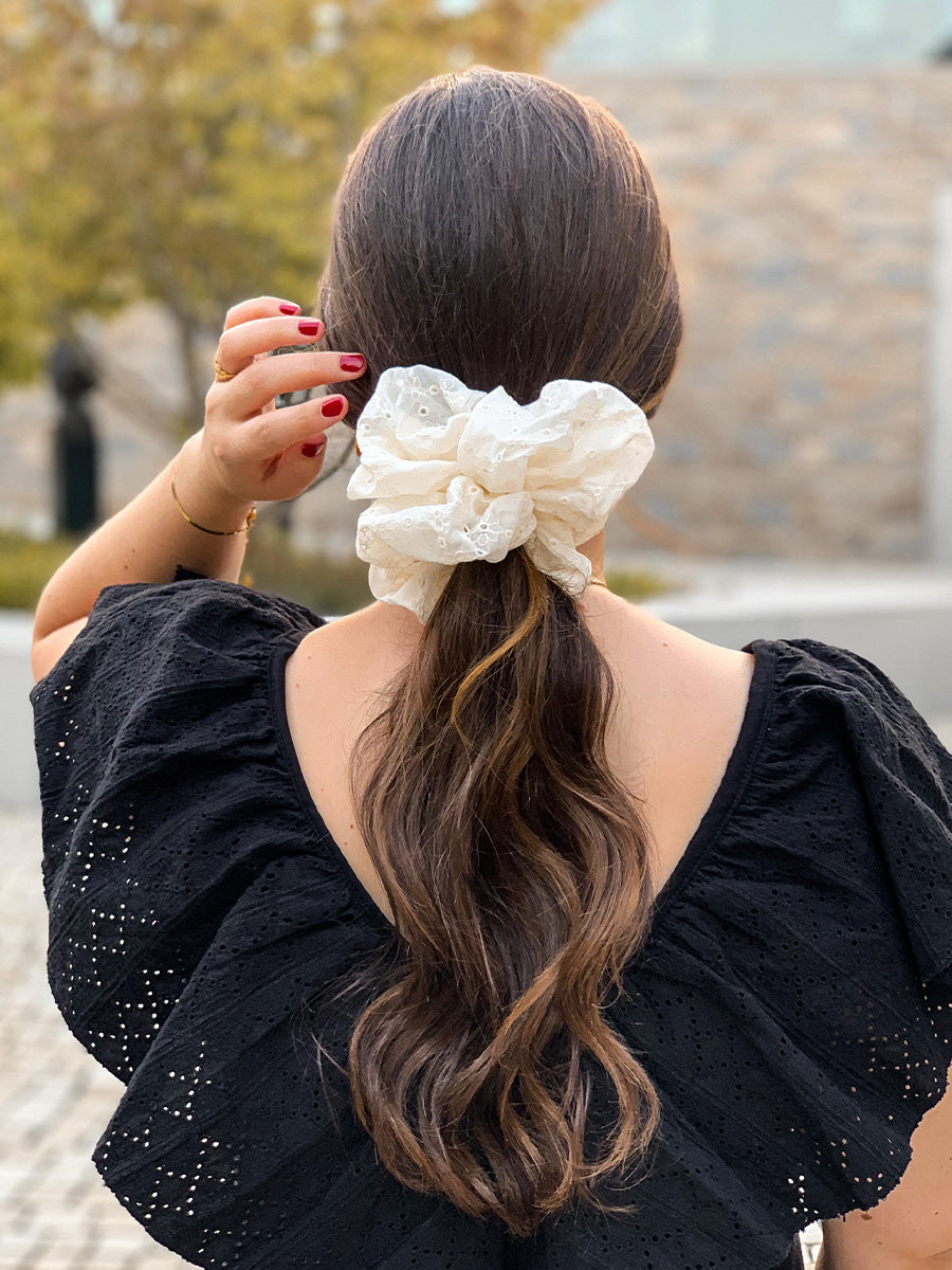 Puffy Lace Scrunchie White