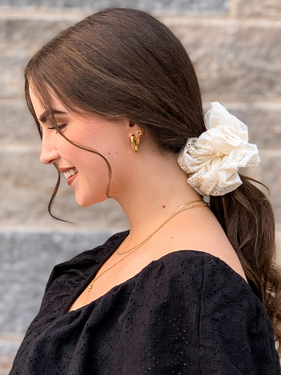 Puffy Lace Scrunchie White