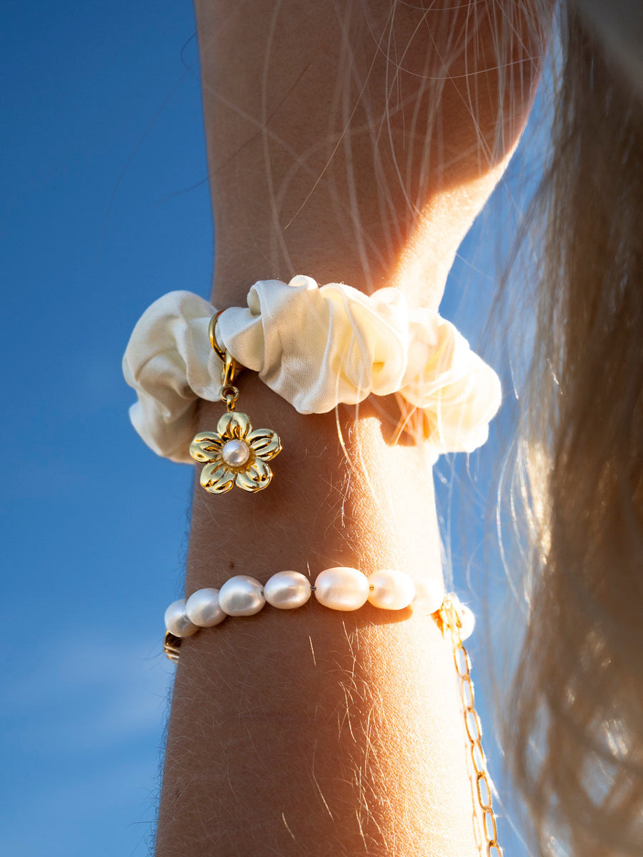 Blissful Pure Silk Medium Scrunchie Cream White