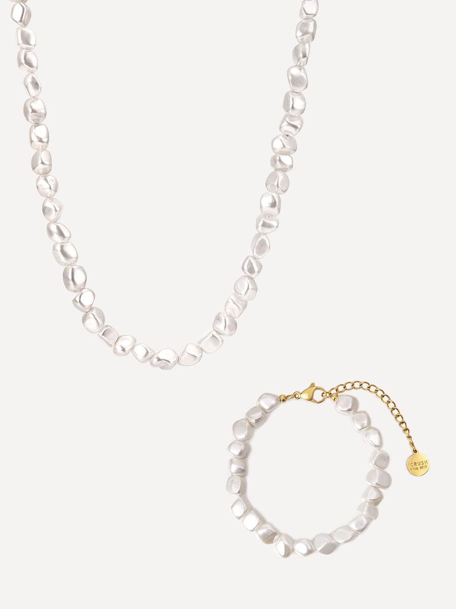 Delightful Pearl Set Gold
