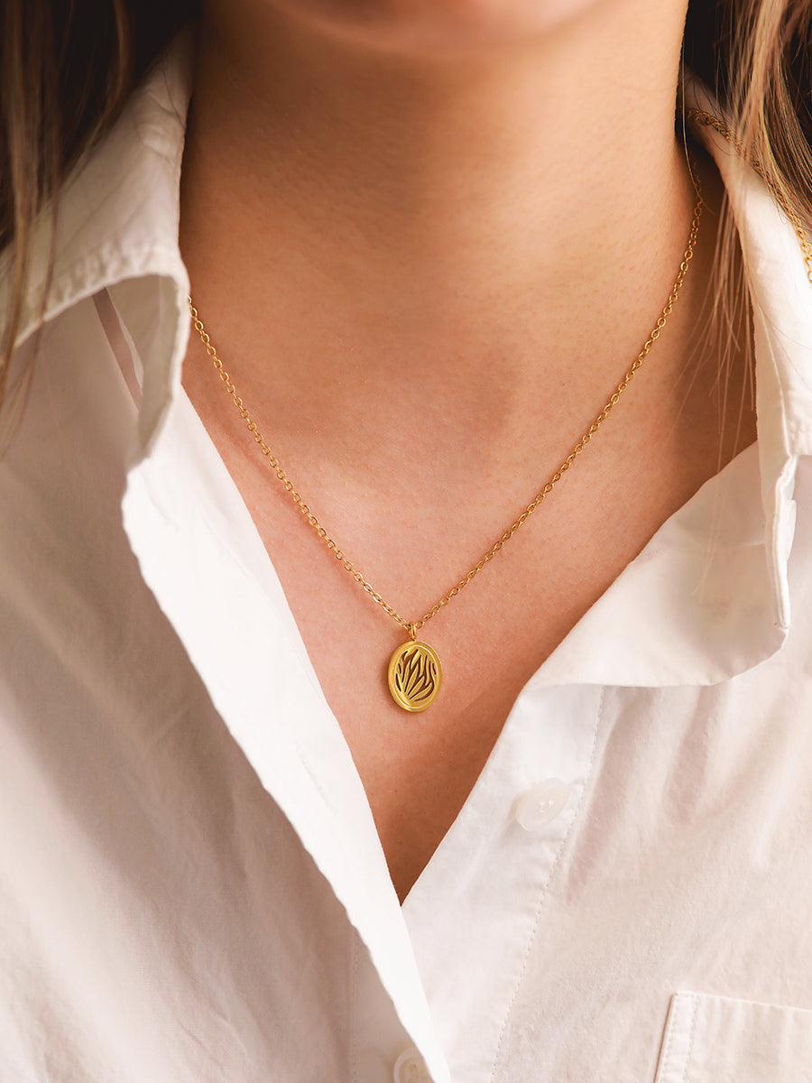 Intertwined Leaves Necklace