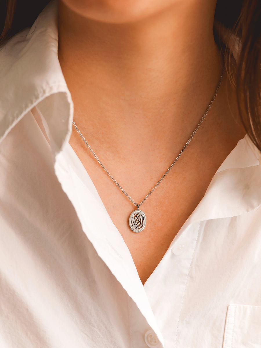 Intertwined Leaves Necklace