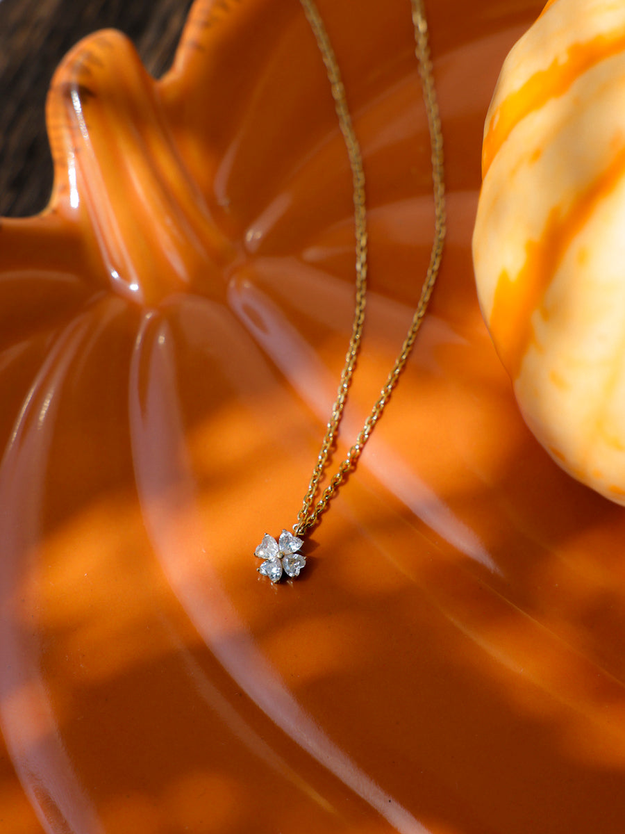 Heart Petal Kette