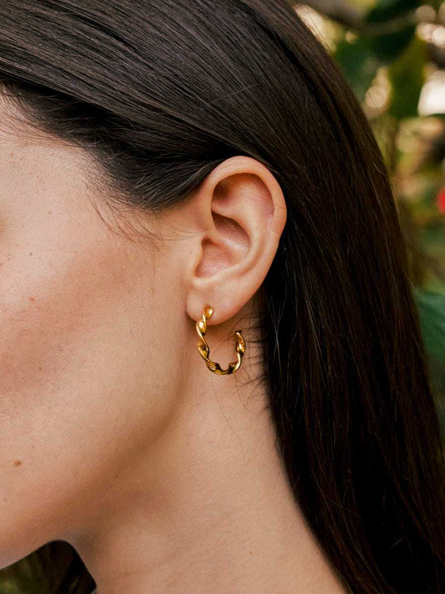 FINE TWIST EARRINGS