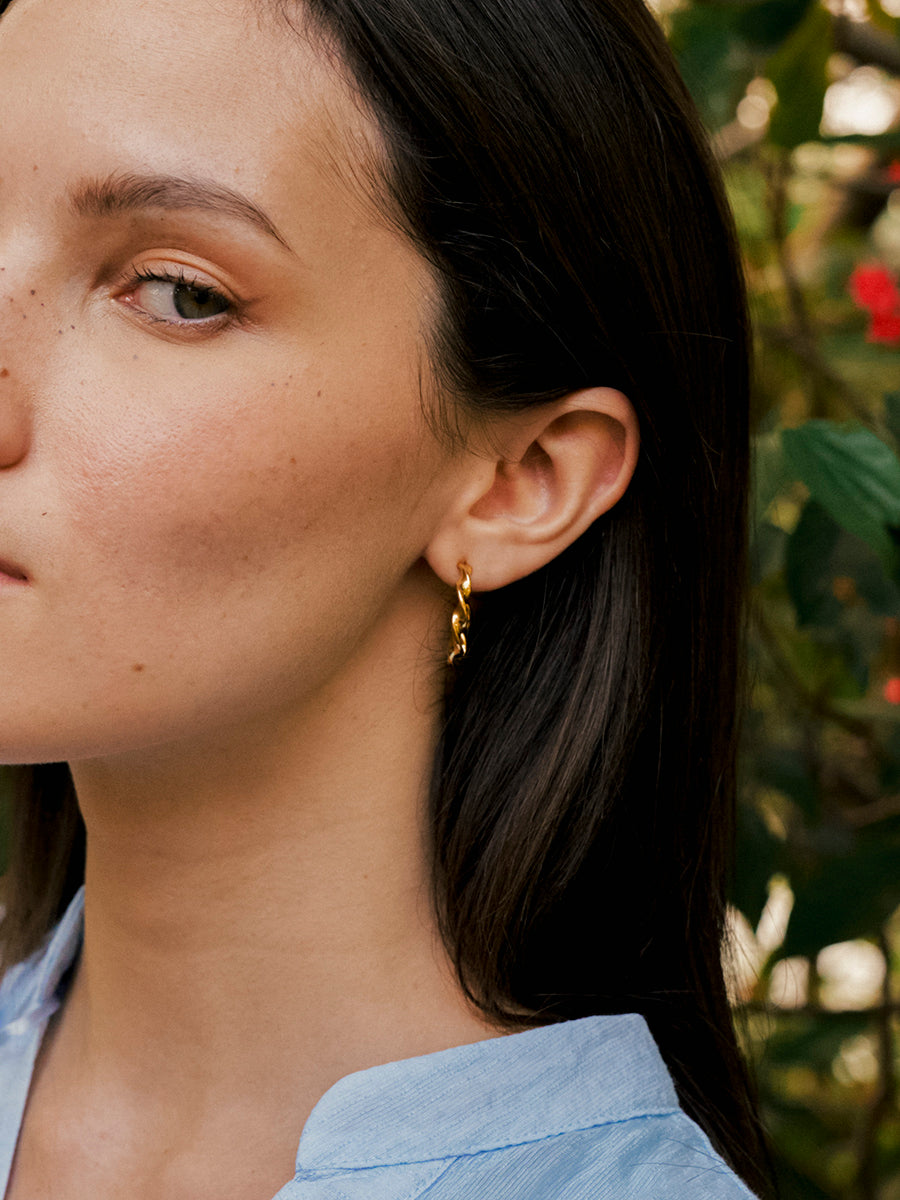 FINE TWIST EARRINGS