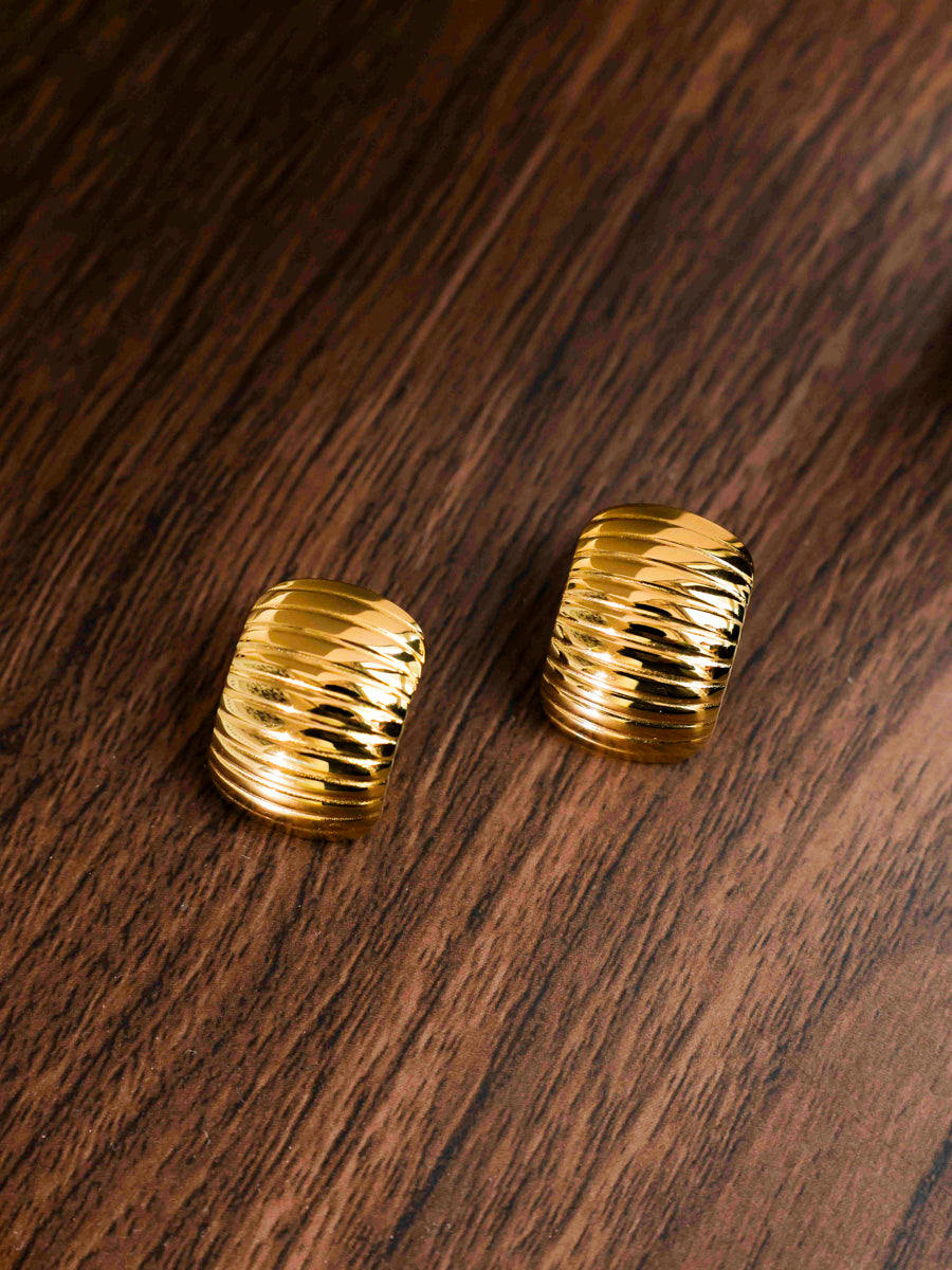 Ribbed Square Earrings
