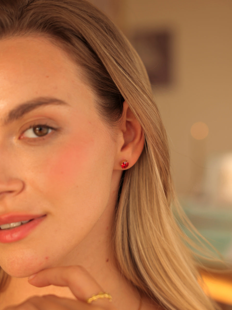 Crystal Delight Dark Red Stub-Ohrringe