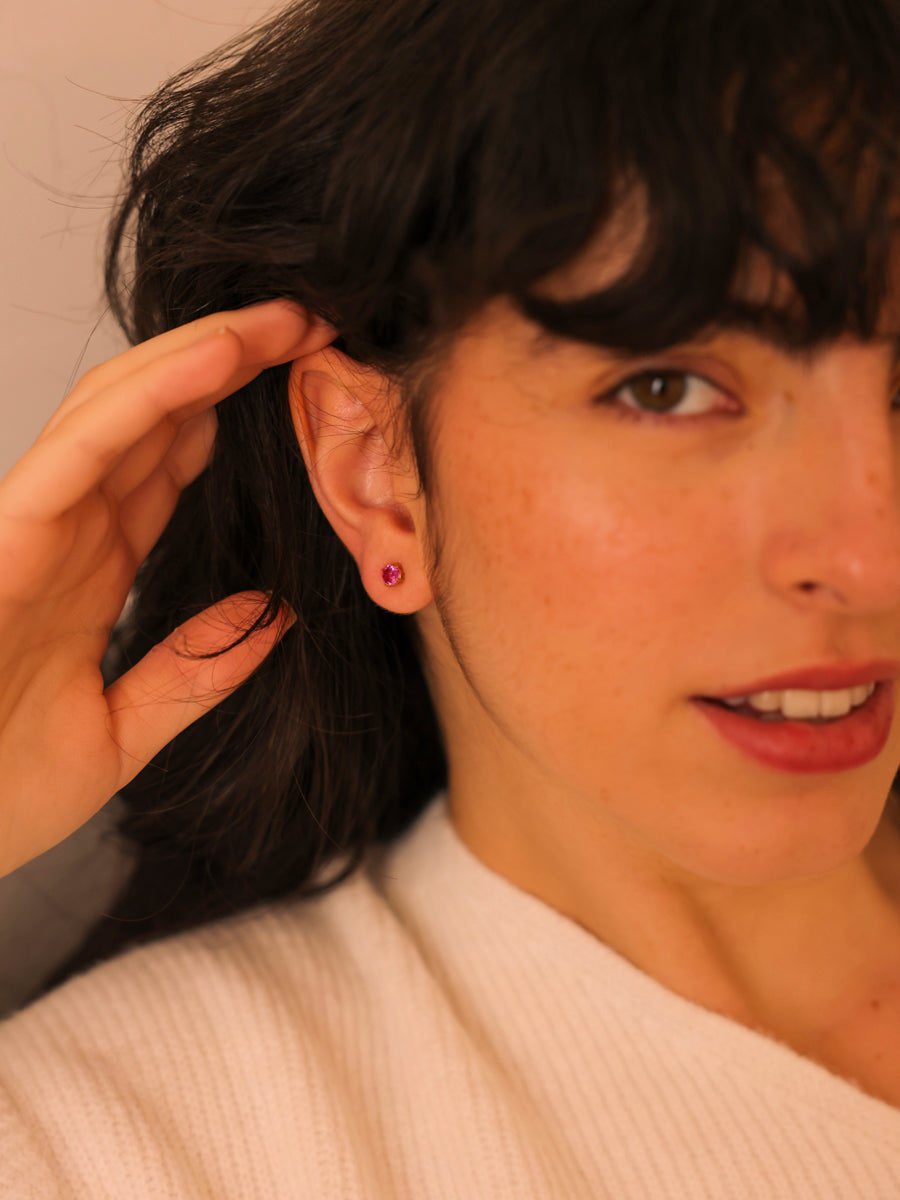 Crystal Delight Ruby Small Stub-Ohrringe