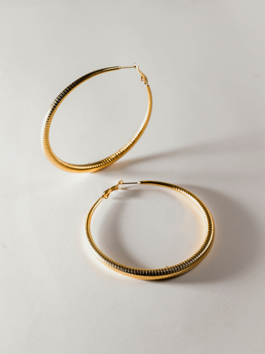 Elegant Loop Ohrringe