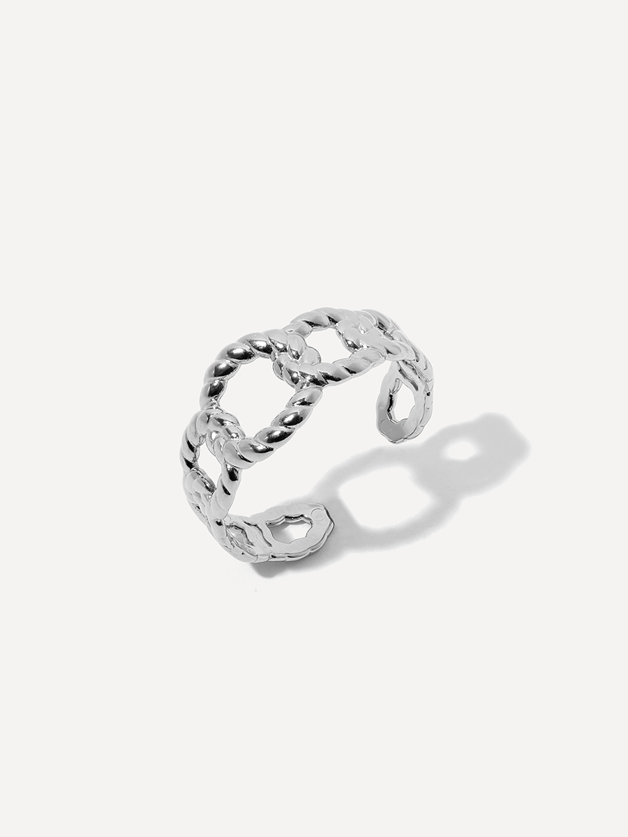 Exquisite Link Ring