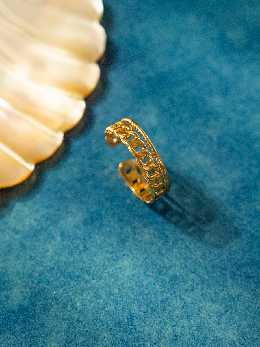 Graceful Interlace Ring