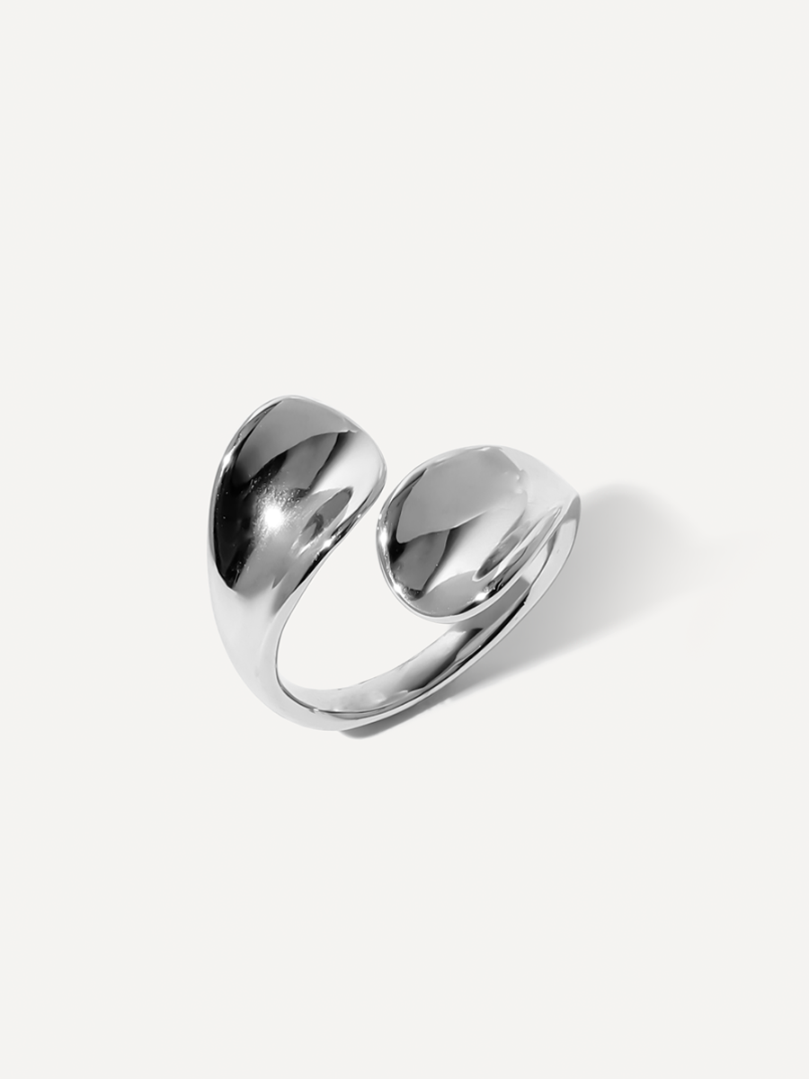 Curved Elegance Ring