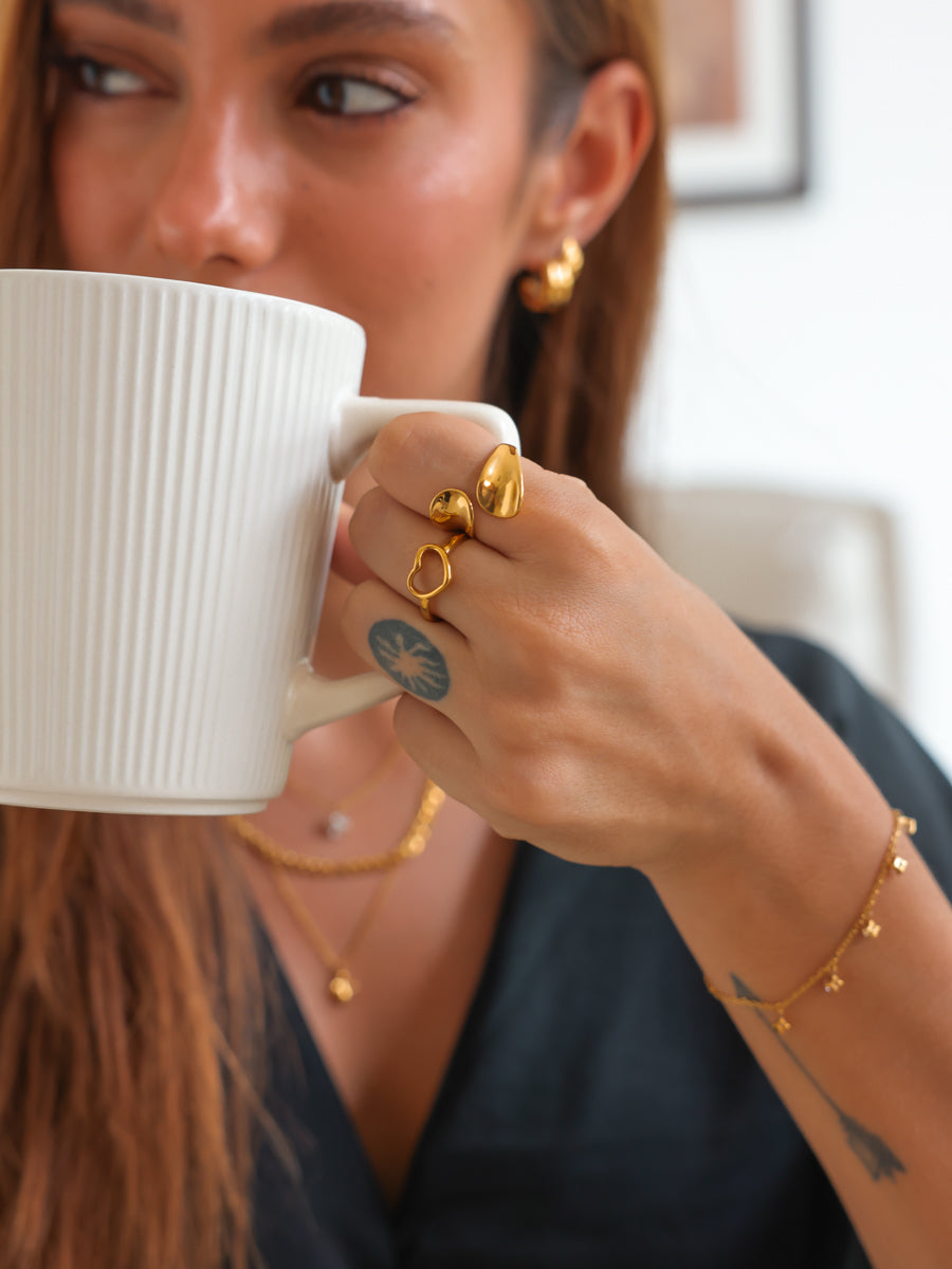 Curved Elegance Ring