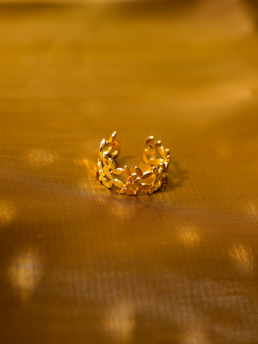 Leafy Charm Ring