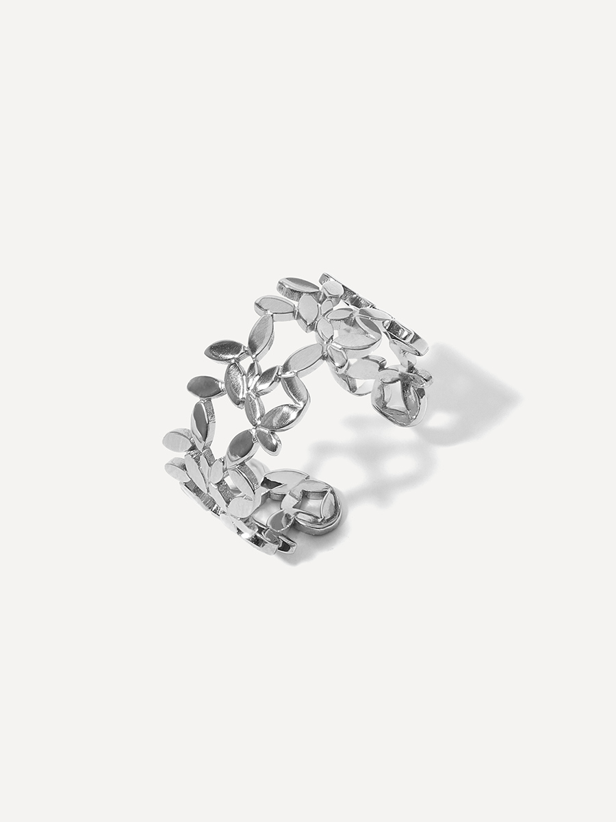 Leafy Charm Ring