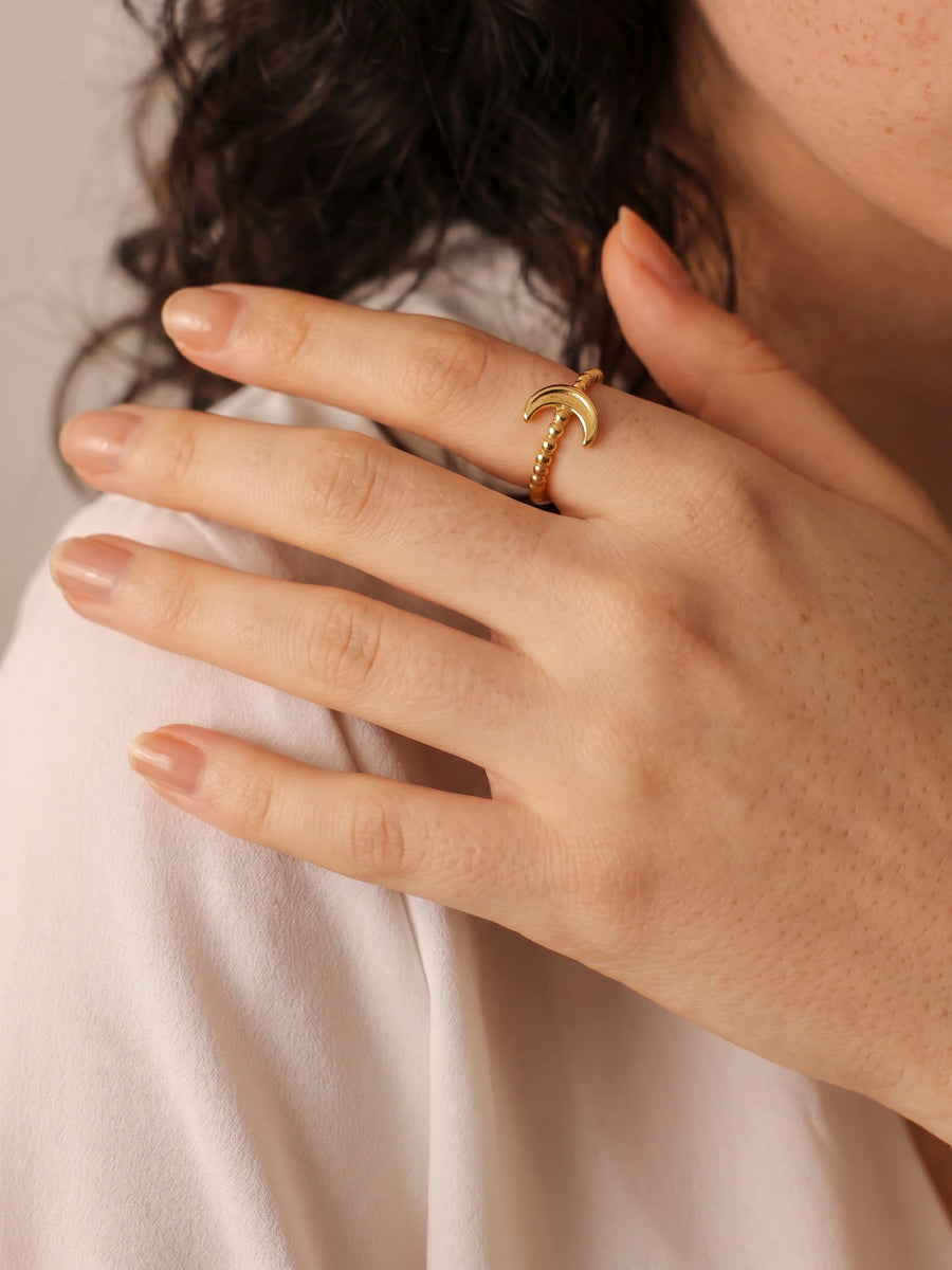 Moon Kiss Ring ICRUSH