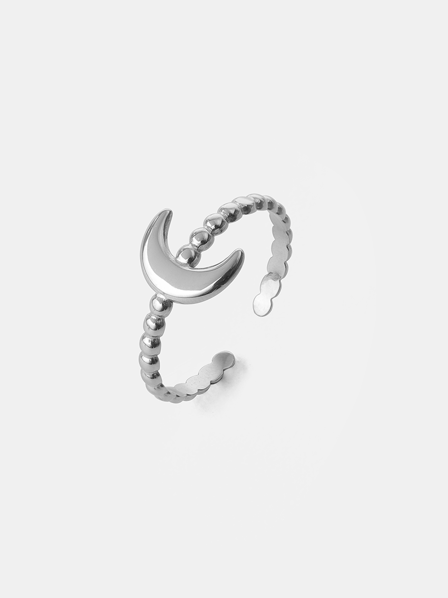 Moon Kiss Ring ICRUSH