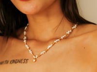 Pearlescent Flow Kette Gold