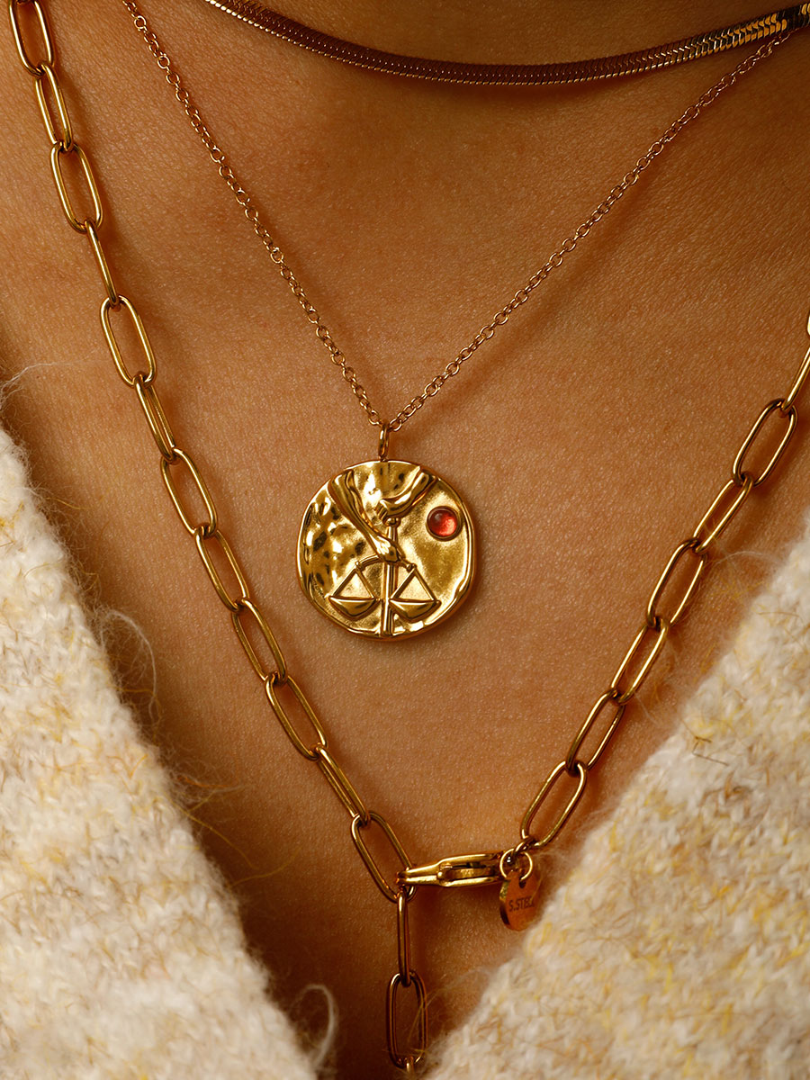 Aszendent Waage: Welcher Schmuck passt