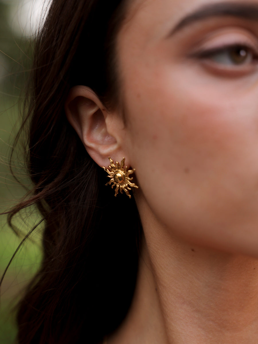 Rote Ohren am Telefon? Warum hypoallergener Schmuck an langen Arbeitstagen ein Muss ist ICRUSH