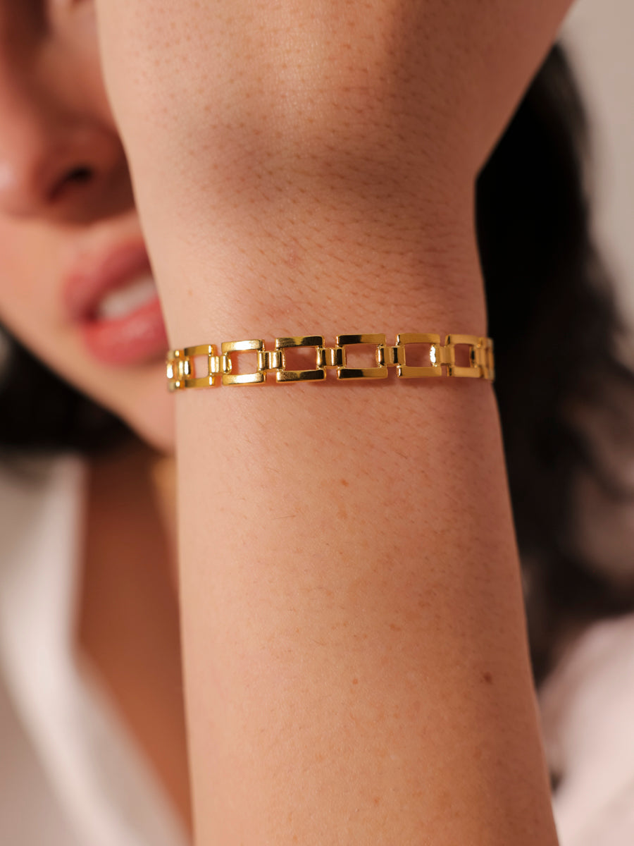 Dainty Loop Armcuff