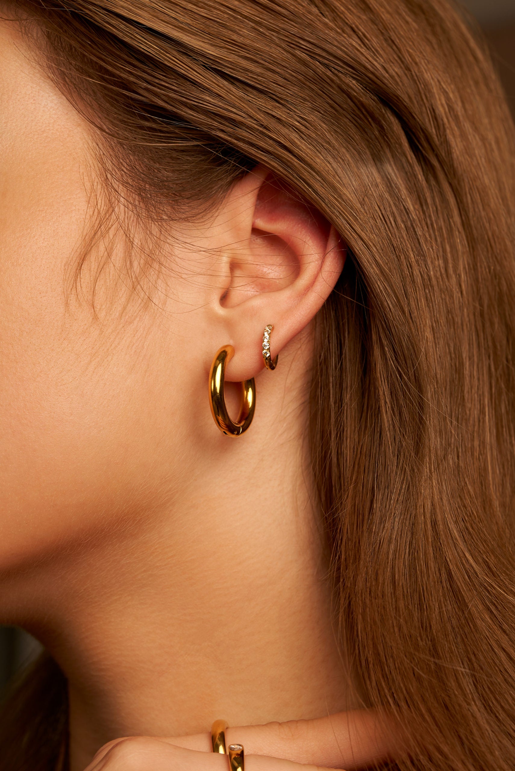 GLOSSY HOOPS Medium Earrings