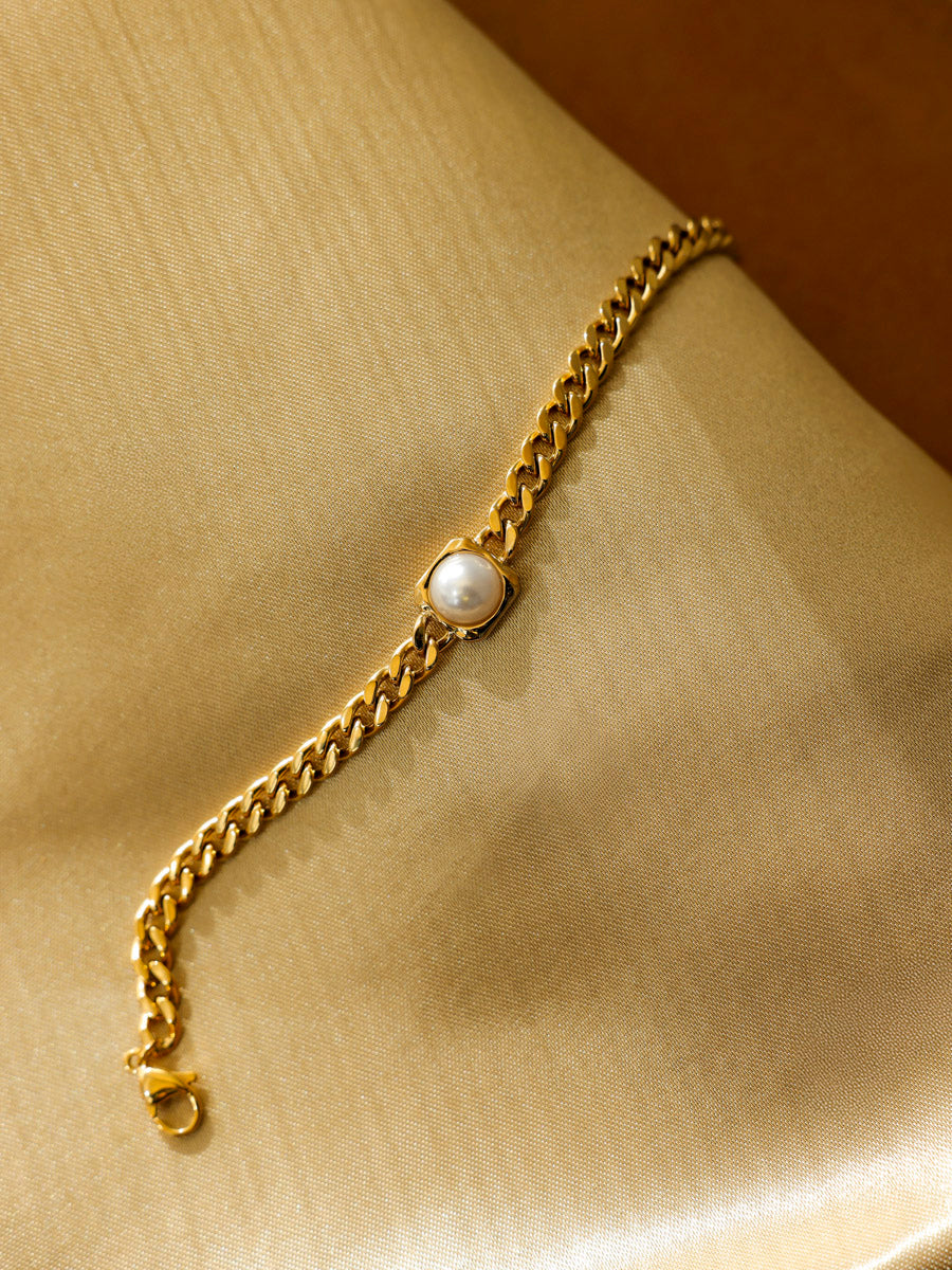 Modern Edge Pearl ARMBAND