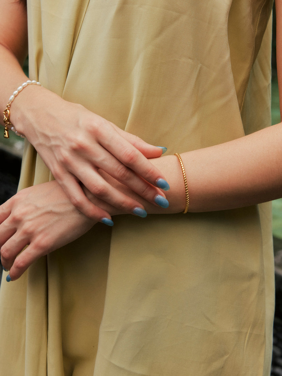 Tranquil Arc Armcuff