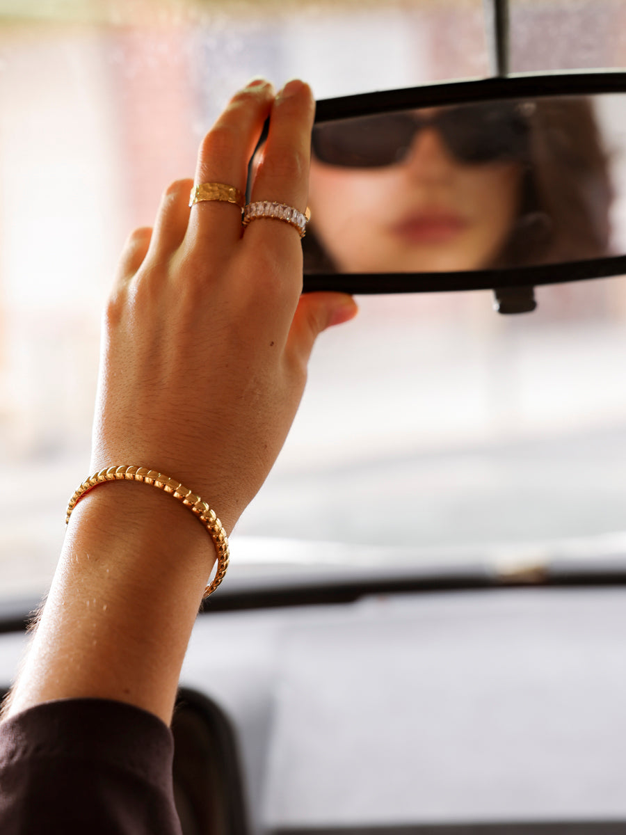 Lustrous Wave Armcuff