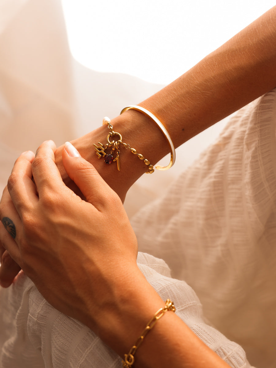 Gleaming Line Armcuff