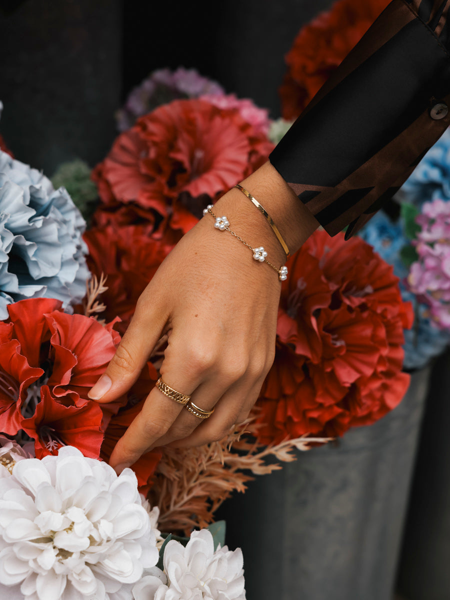 Pearl Bloom ARMBAND
