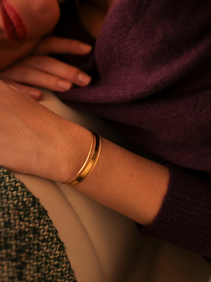 Delicate Edge Armcuff