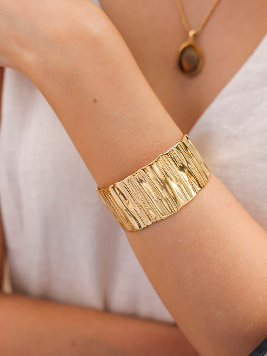 Bold Ripple Armcuff