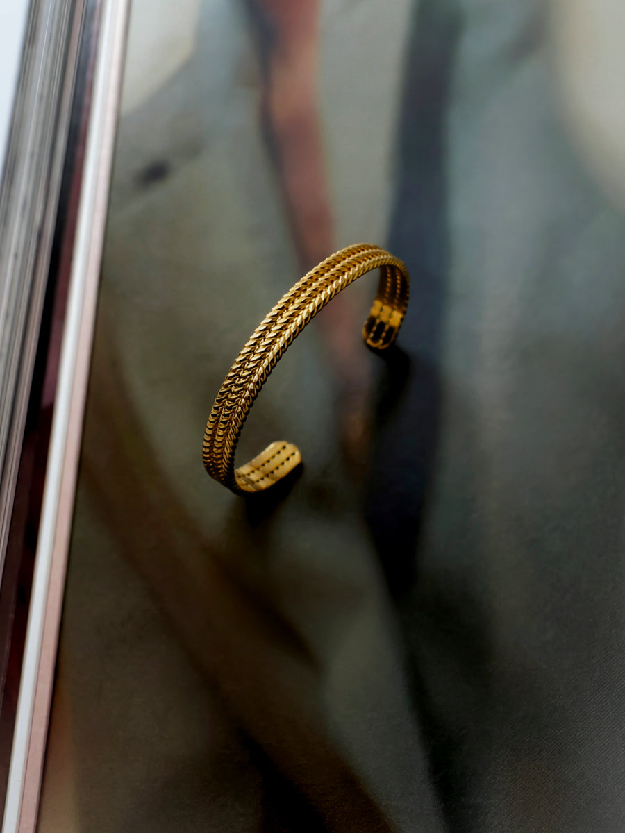 True Balance Armcuff