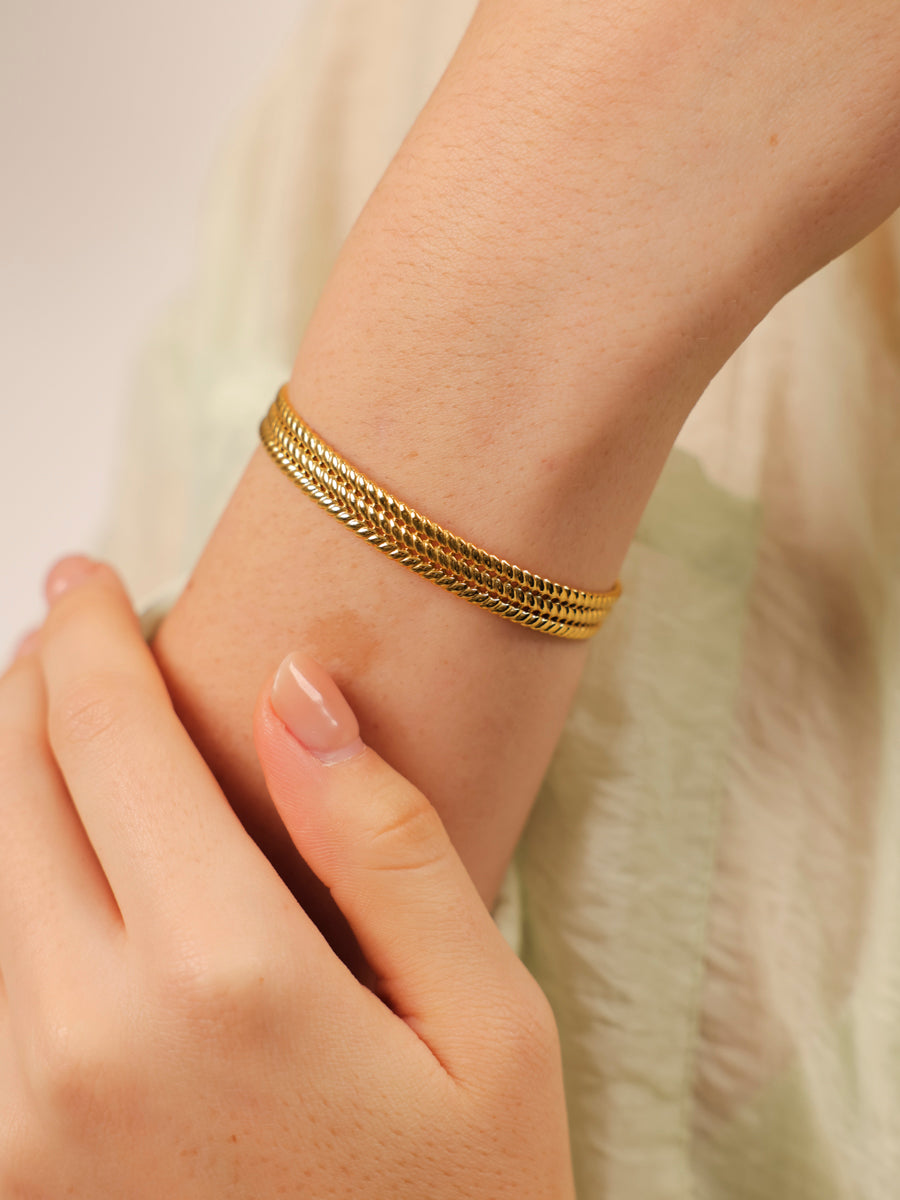 True Balance Armcuff