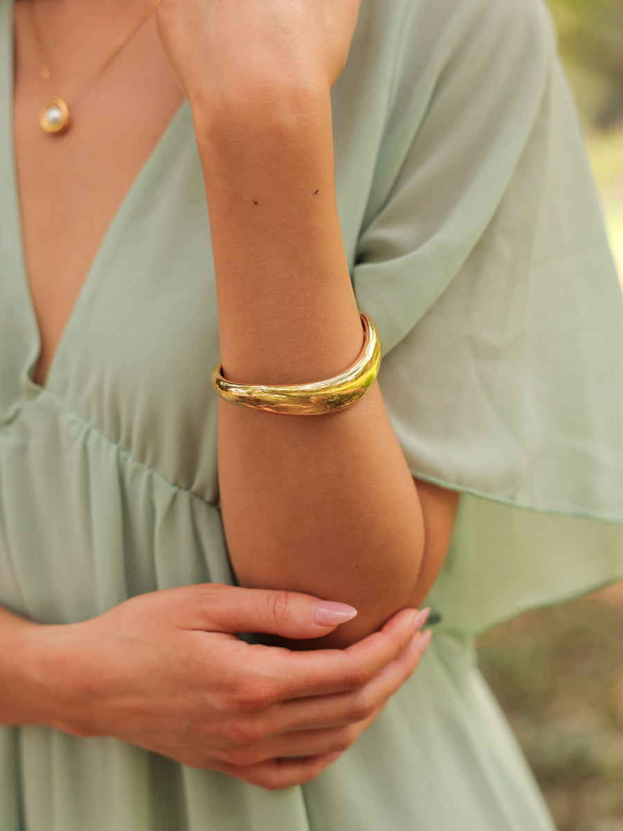 Silent Grace Armcuff