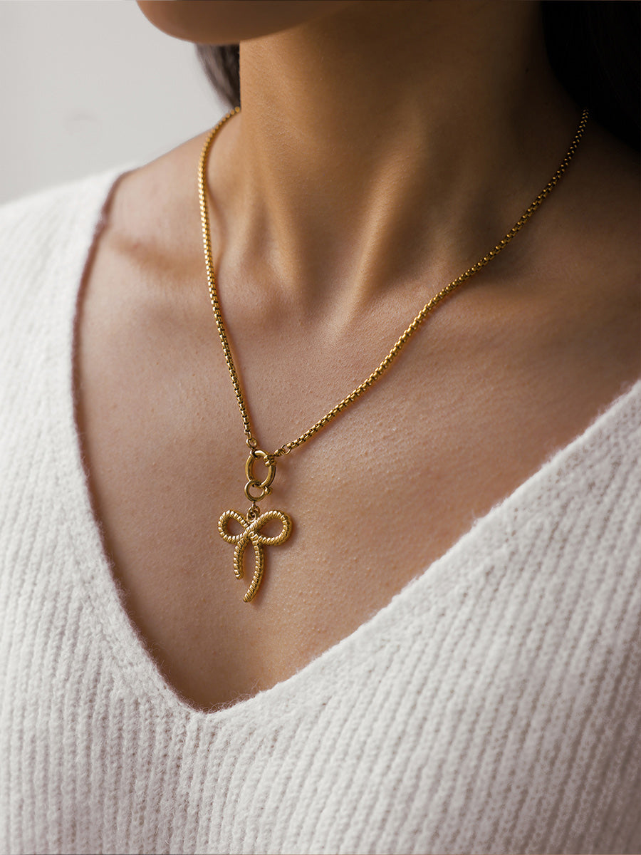 Delicate Knot Ketten-Charm