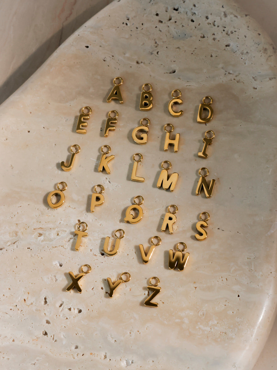 Pure Letter Ohrring-Charms
